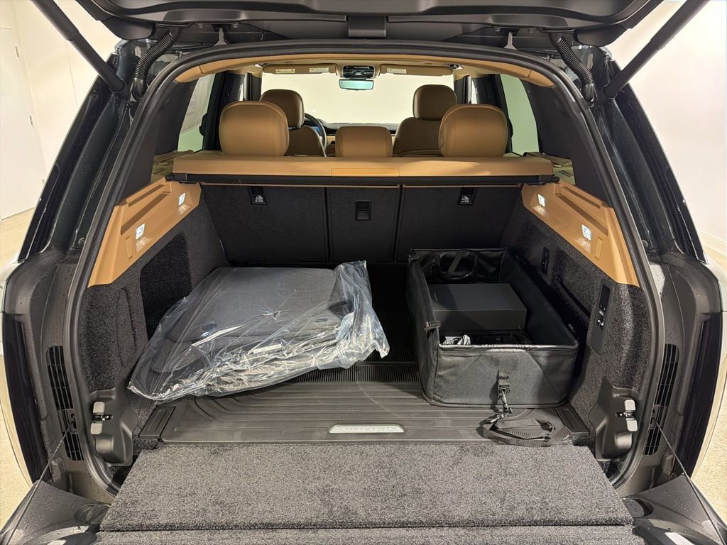 New 2026 Land Rover Range Rover SE image 29