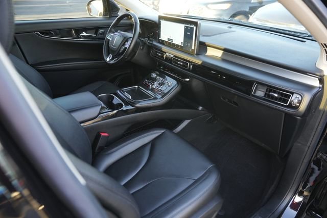 Used 2023 Lincoln Nautilus FWD w/ Premium Package image 17