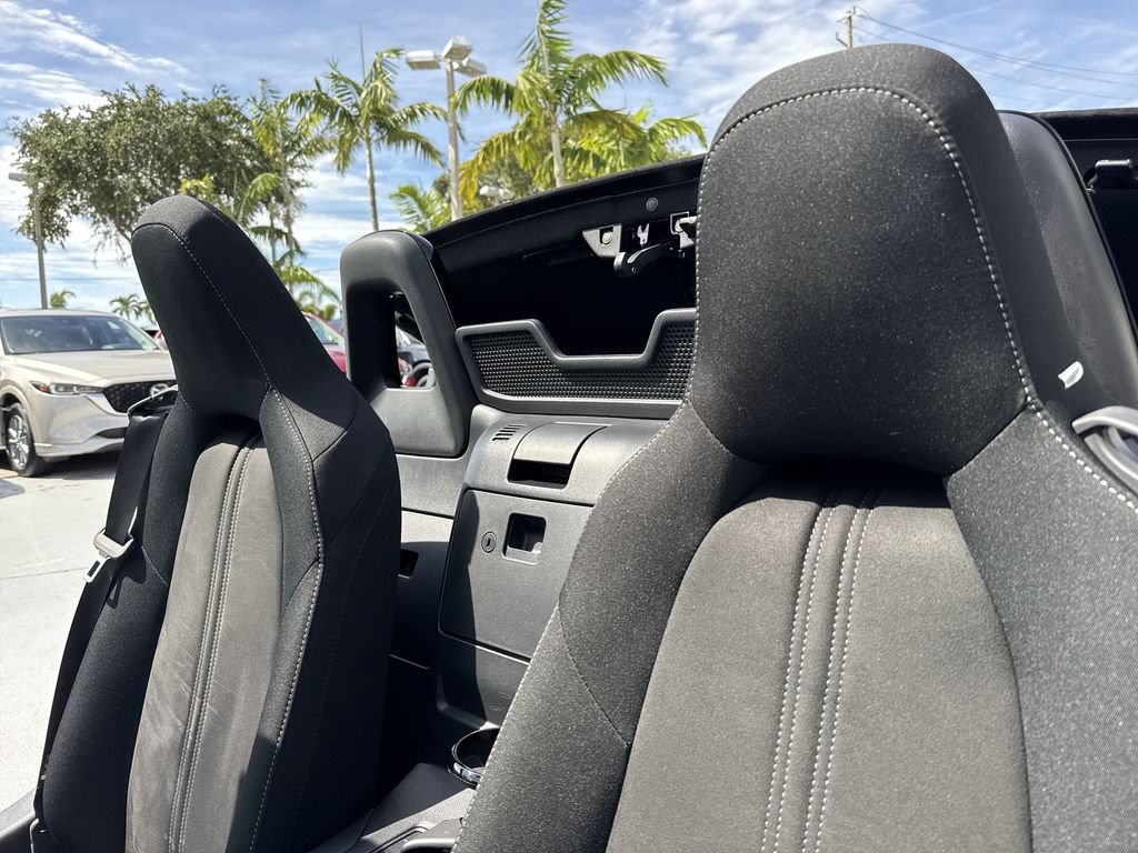 Used 2025 MAZDA MX-5 Miata Club RWD image 41