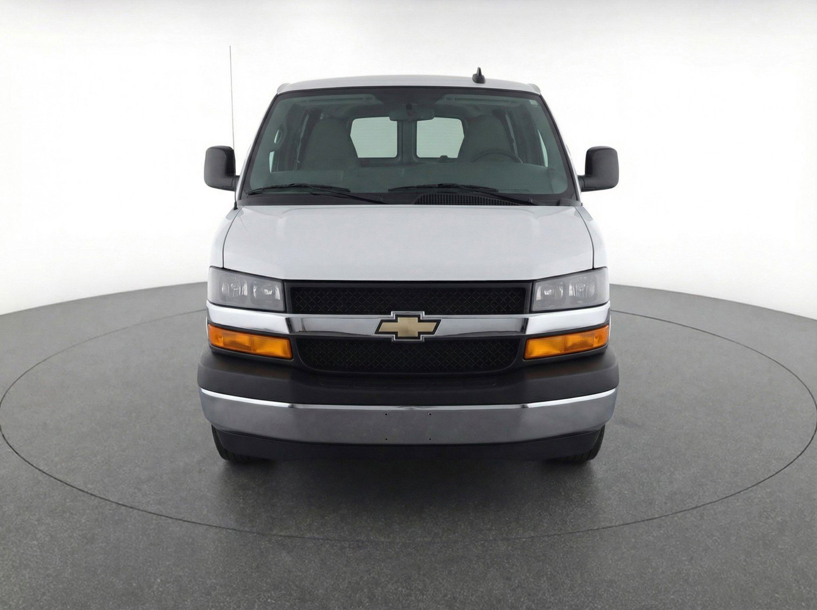 Used 2025 Chevrolet Express 3500 LT w/ LT Preferred Equipment Group RWD image 2