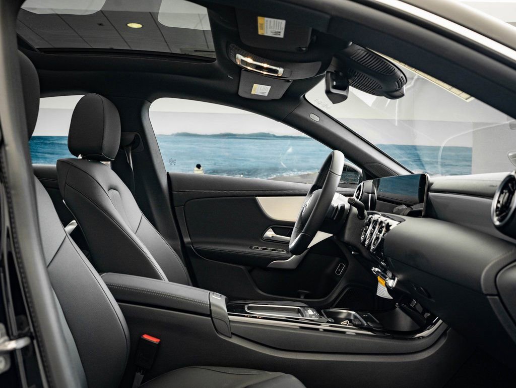 Certified 2025 Mercedes-Benz CLA 250 4MATIC image 22