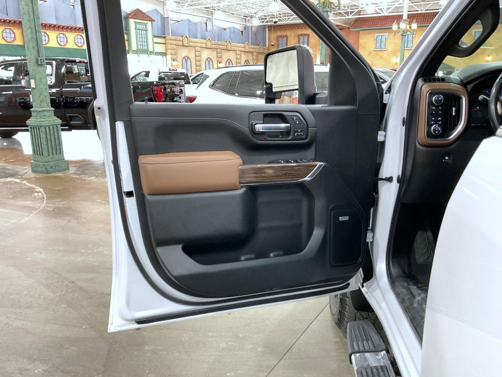 Used 2020 Chevrolet Silverado 2500 High Country w/ Z71 Off-Road Package image 9