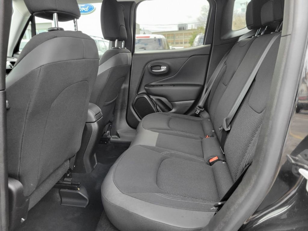 Used 2023 Jeep Renegade Altitude w/ Convenience Group I image 14