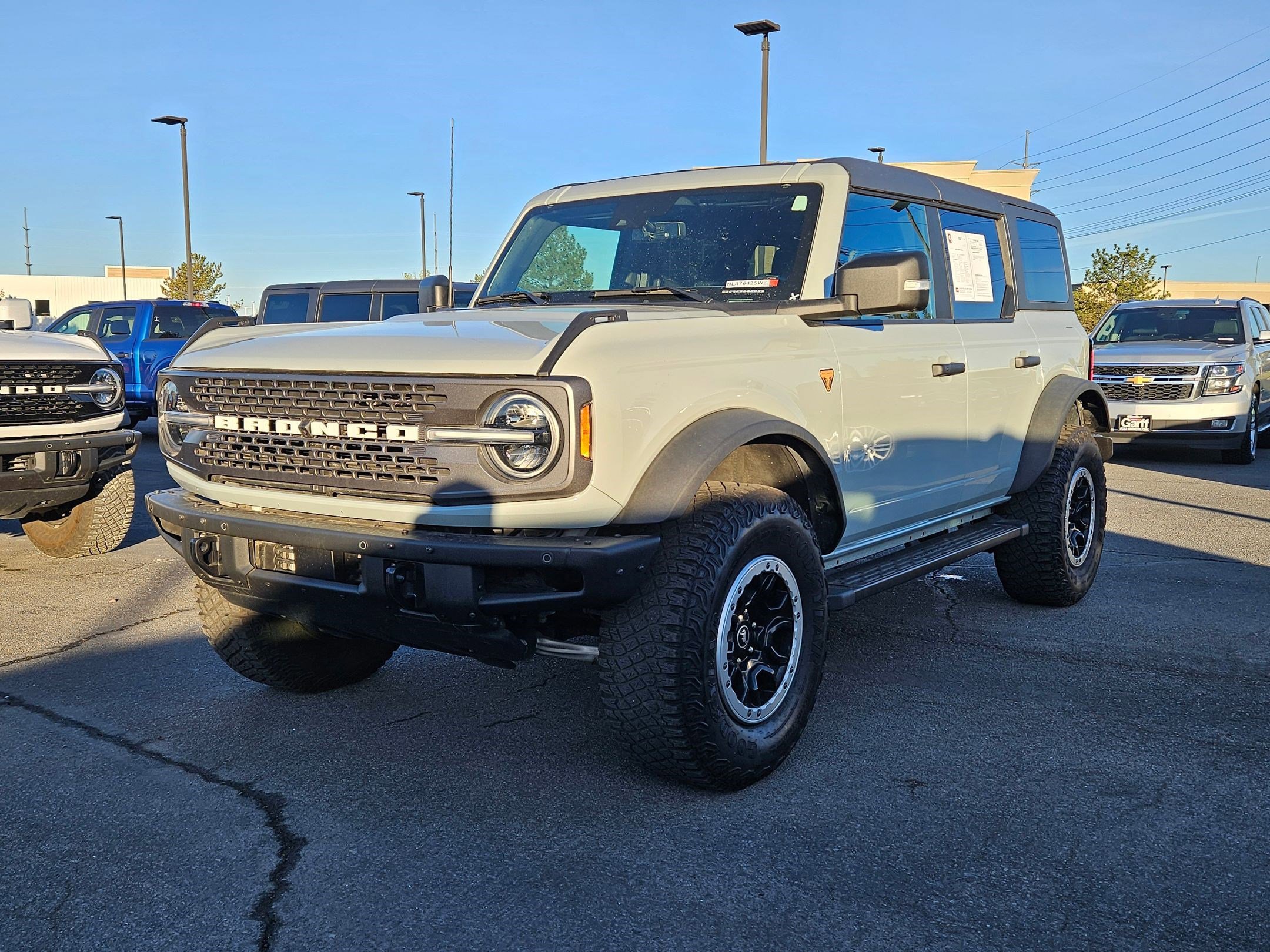 Used 2022 Ford Bronco Badlands image 11