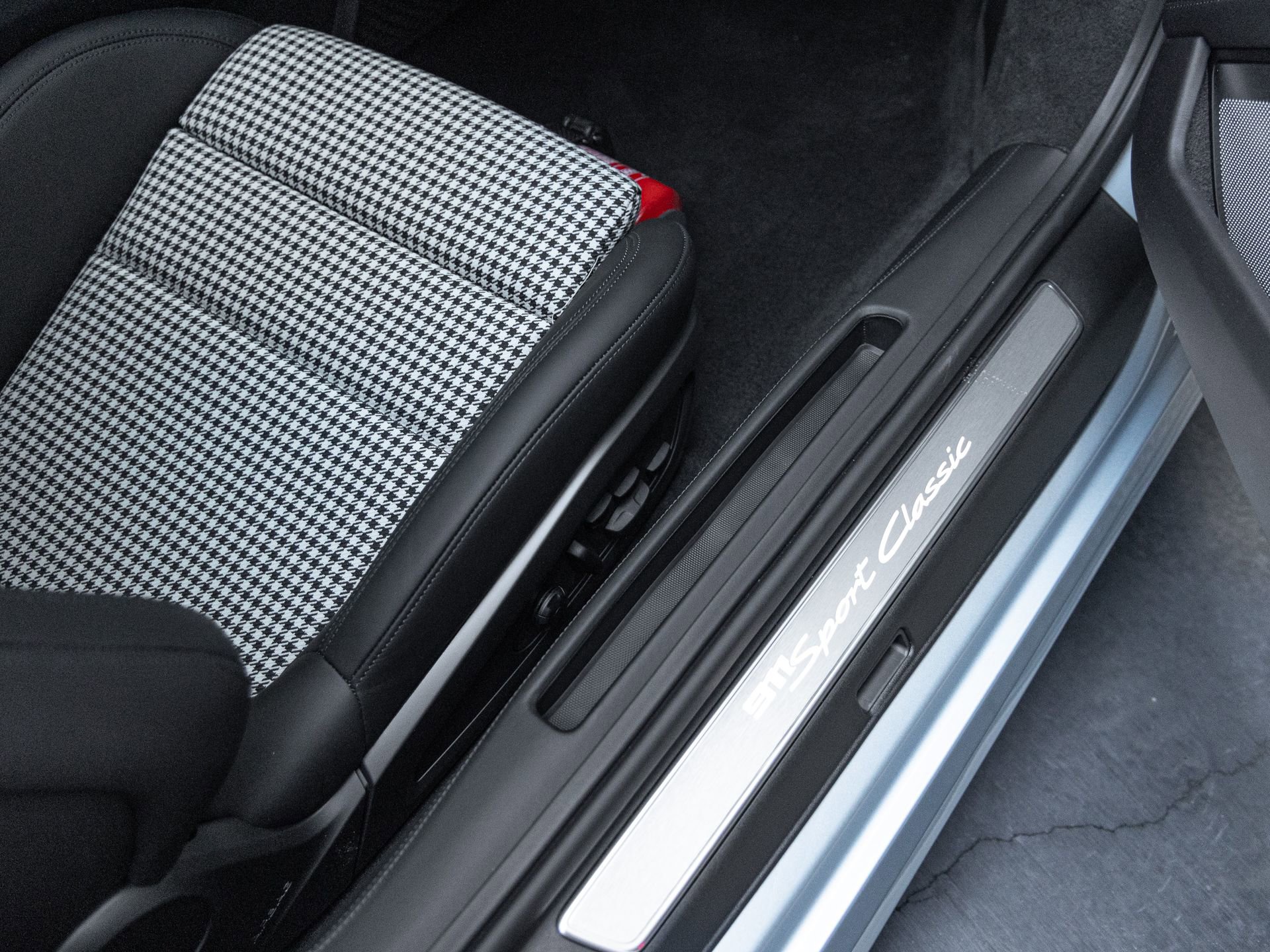 Certified 2023 Porsche 911 Sport Classic image 45