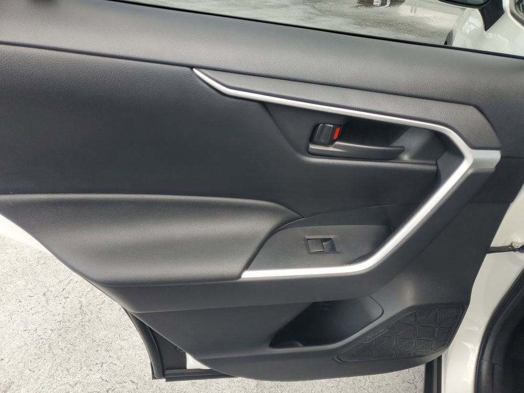 Used 2023 Toyota RAV4 LE image 13