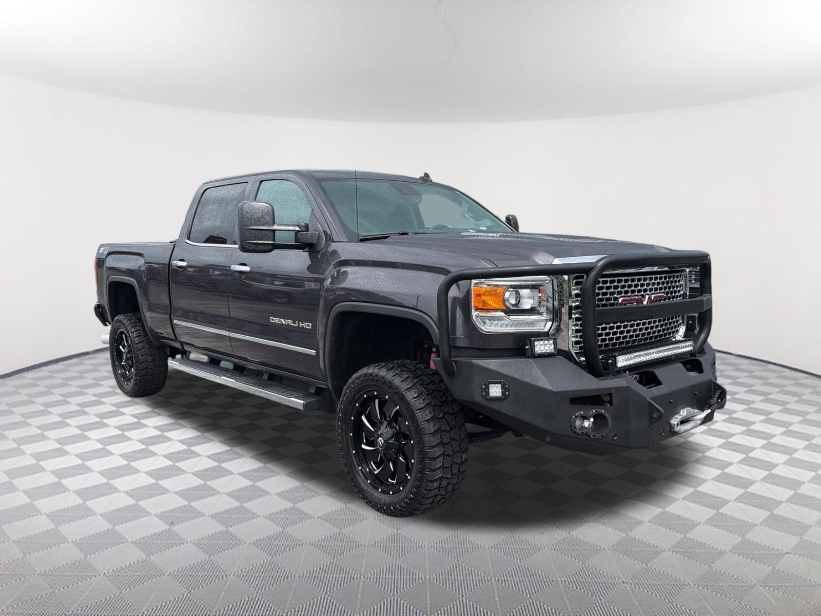 Used 2015 GMC Sierra 2500 Denali w/ Duramax Plus Package AWD/4WD image 8