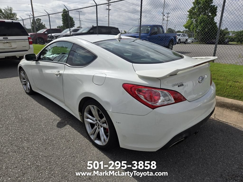 Used 2012 Hyundai Genesis 3.8 RWD image 5