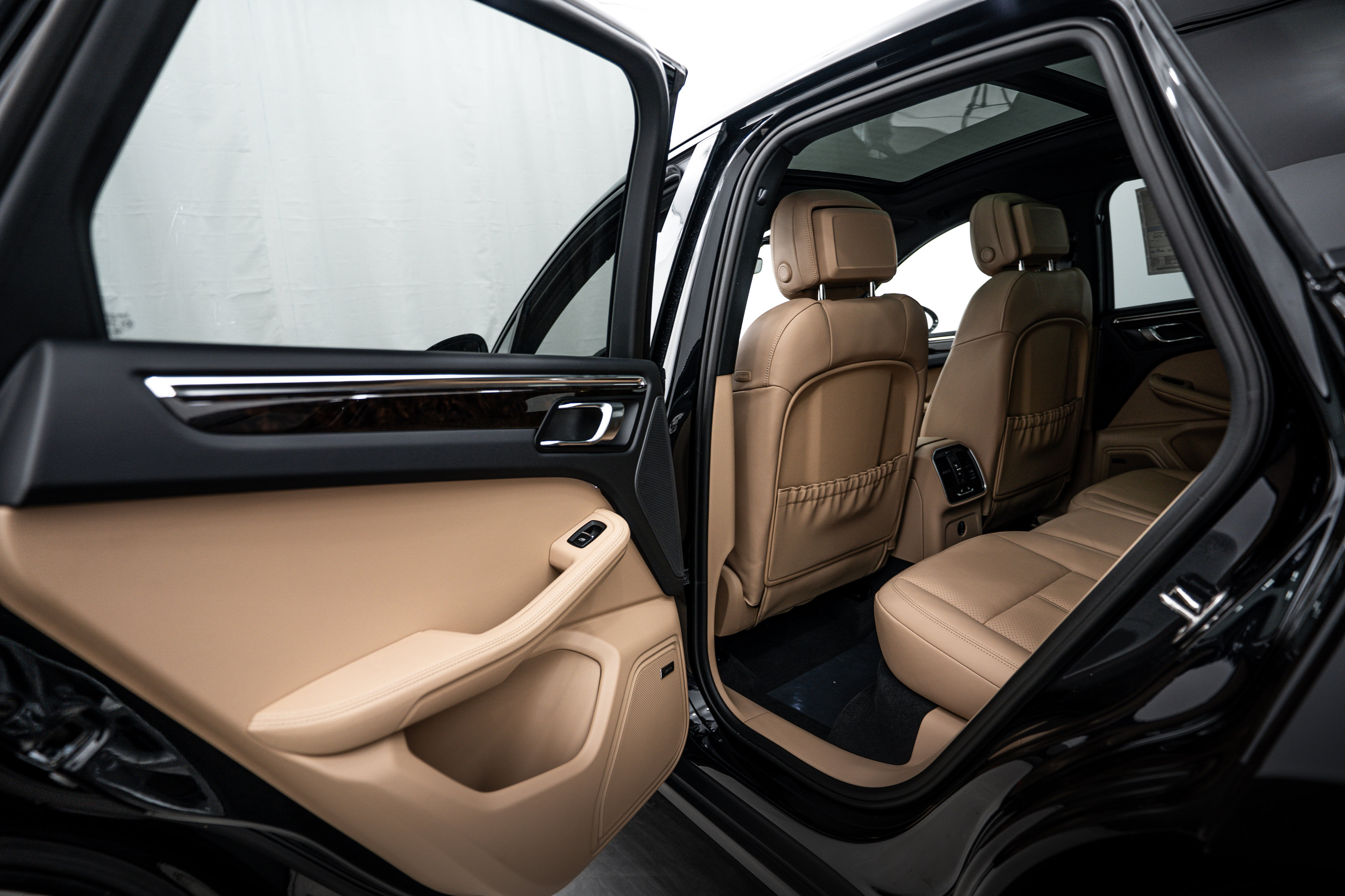 New 2026 Porsche Macan image 22