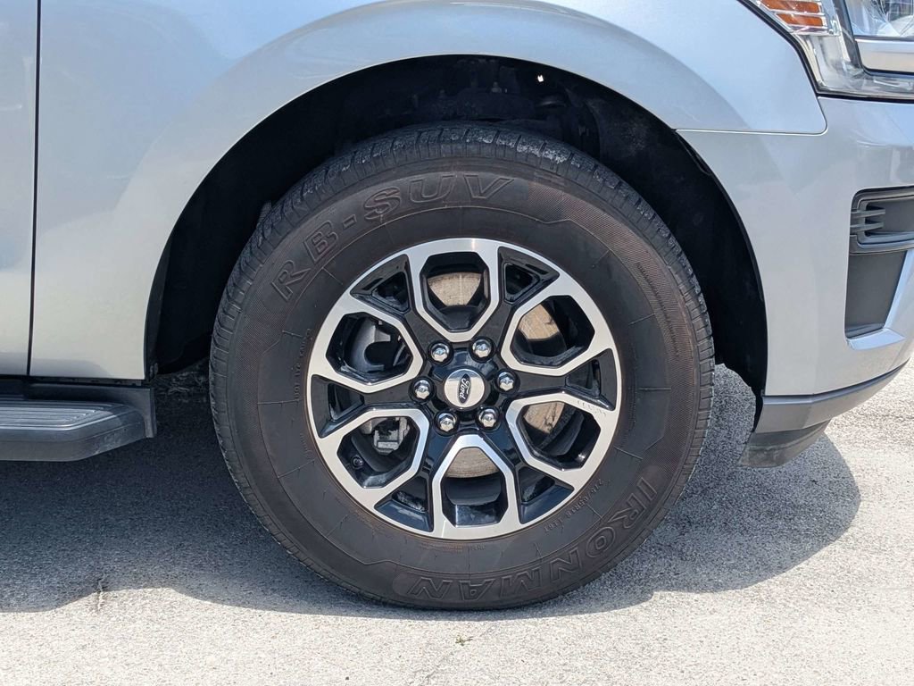 Used 2024 Ford Expedition XLT RWD image 11