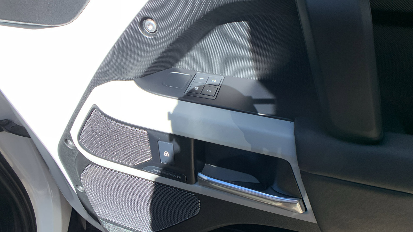 Used 2024 Land Rover Defender 110 S image 30