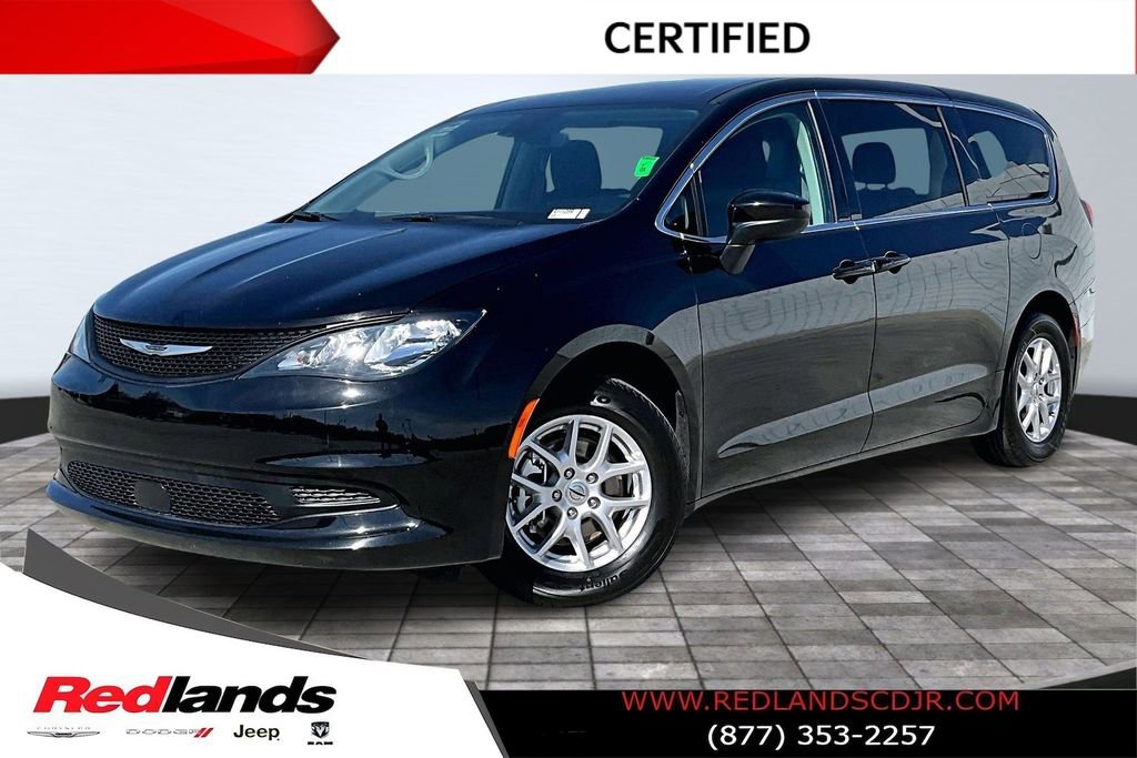 Certified 2024 Chrysler Voyager LX image 1