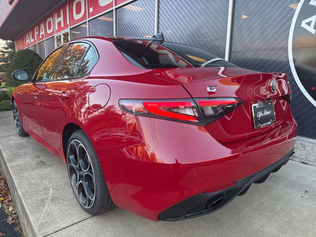New 2025 Alfa Romeo Giulia AWD w/ Veloce Package AWD image 9