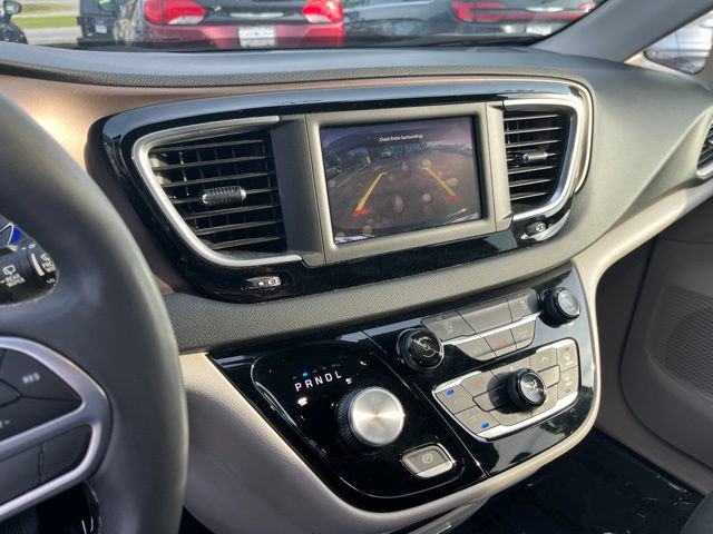 Used 2023 Chrysler Voyager LX FWD image 22