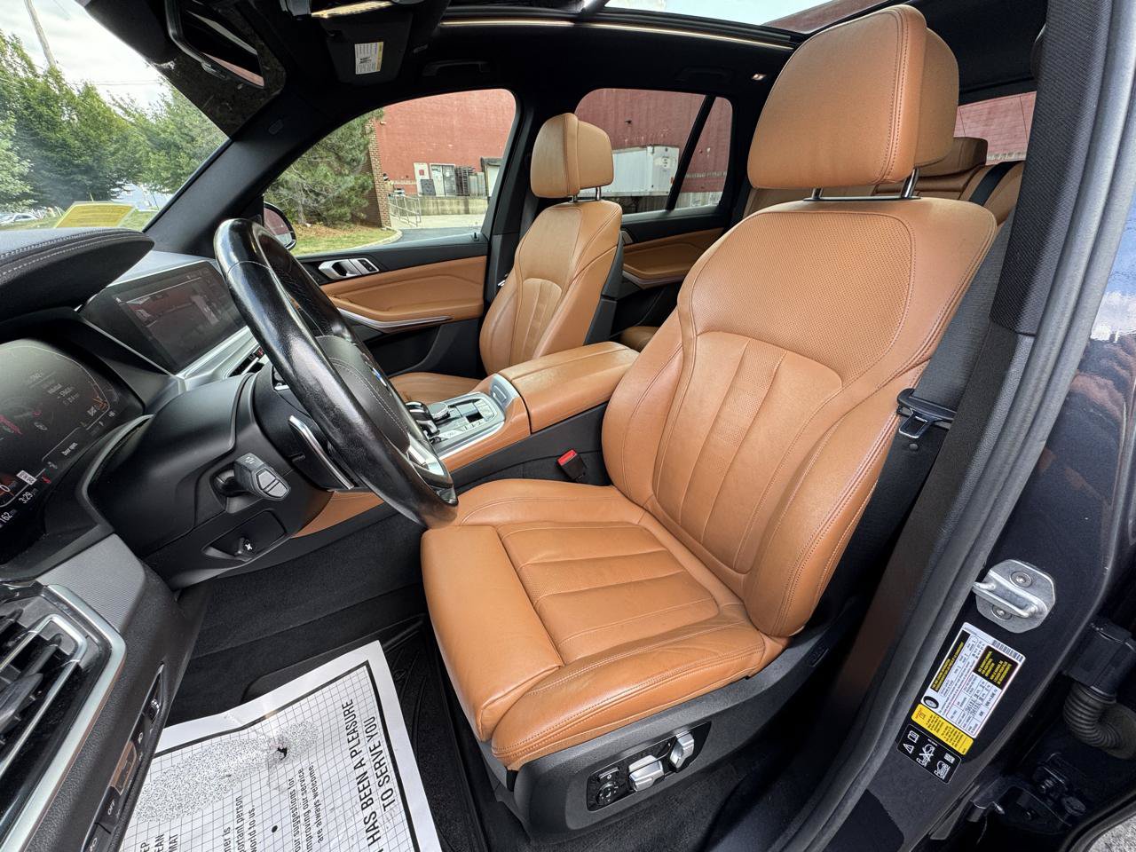 Used 2019 BMW X5 xDrive50i w/ Parking Assistance Package AWD/4WD image 8