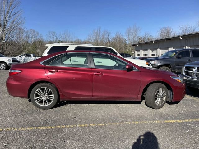Used 2016 Toyota Camry SE image 5