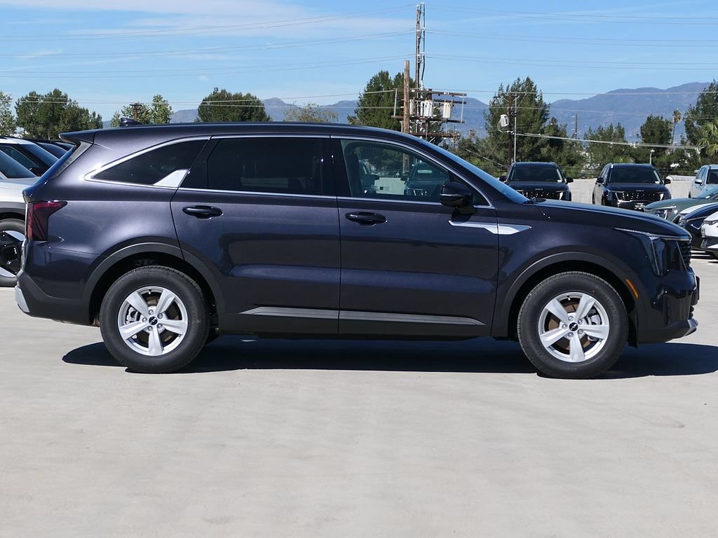 New 2026 Kia Sorento LX FWD image 30