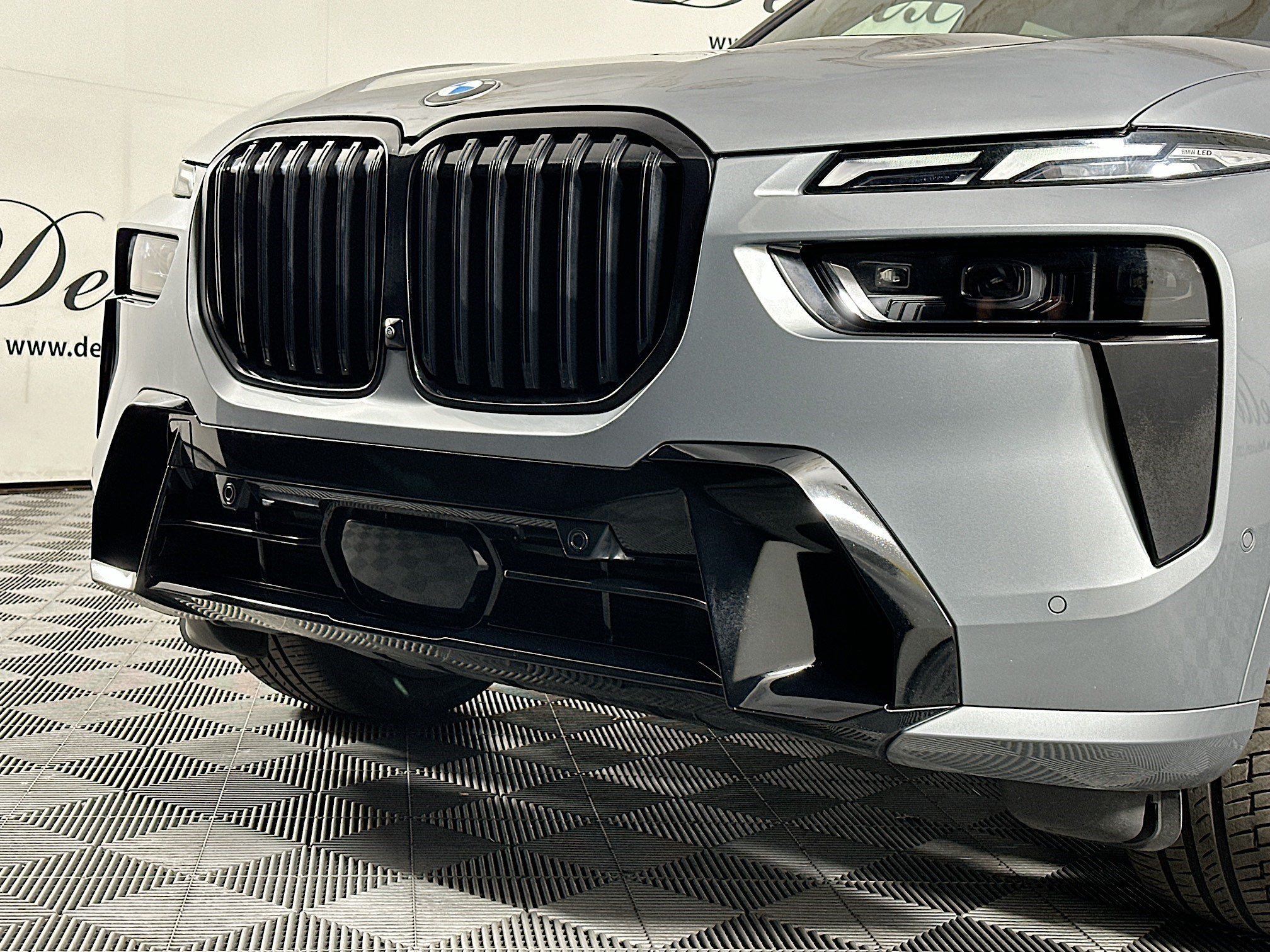 Used 2024 BMW X7 xDrive40i w/ Executive Package AWD/4WD image 36