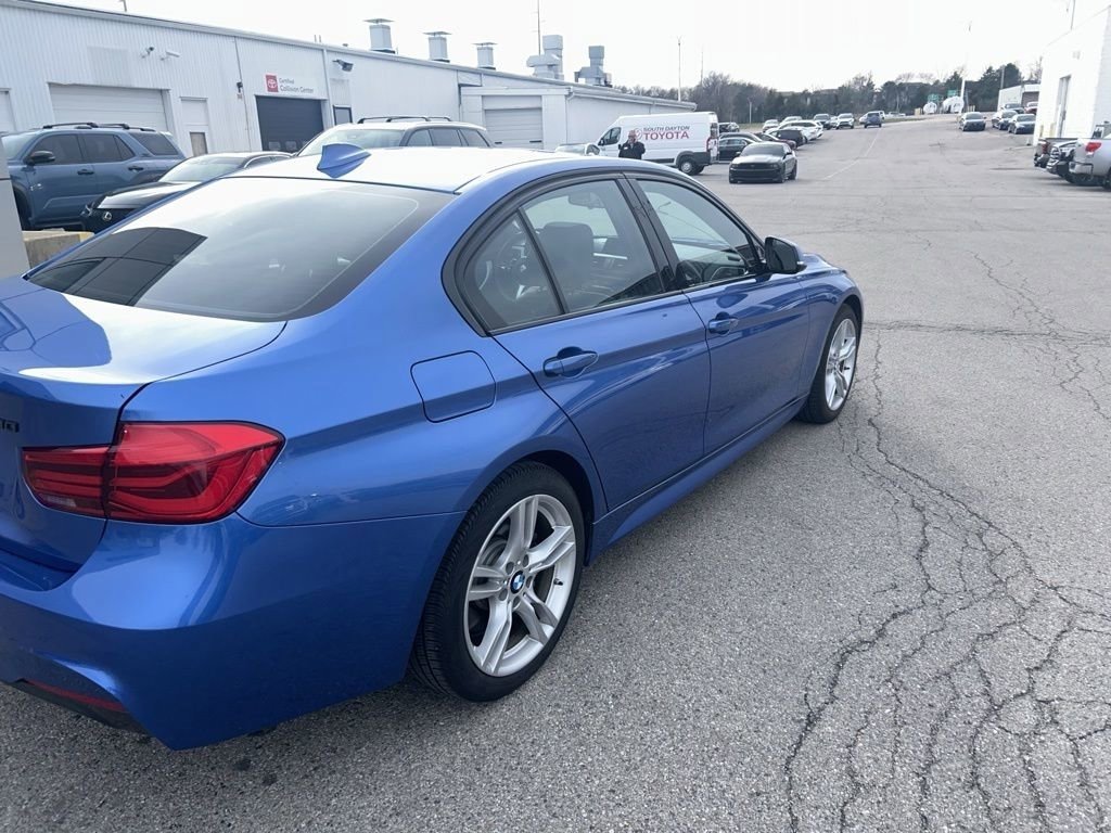 Used 2018 BMW 330i xDrive Sedan image 4