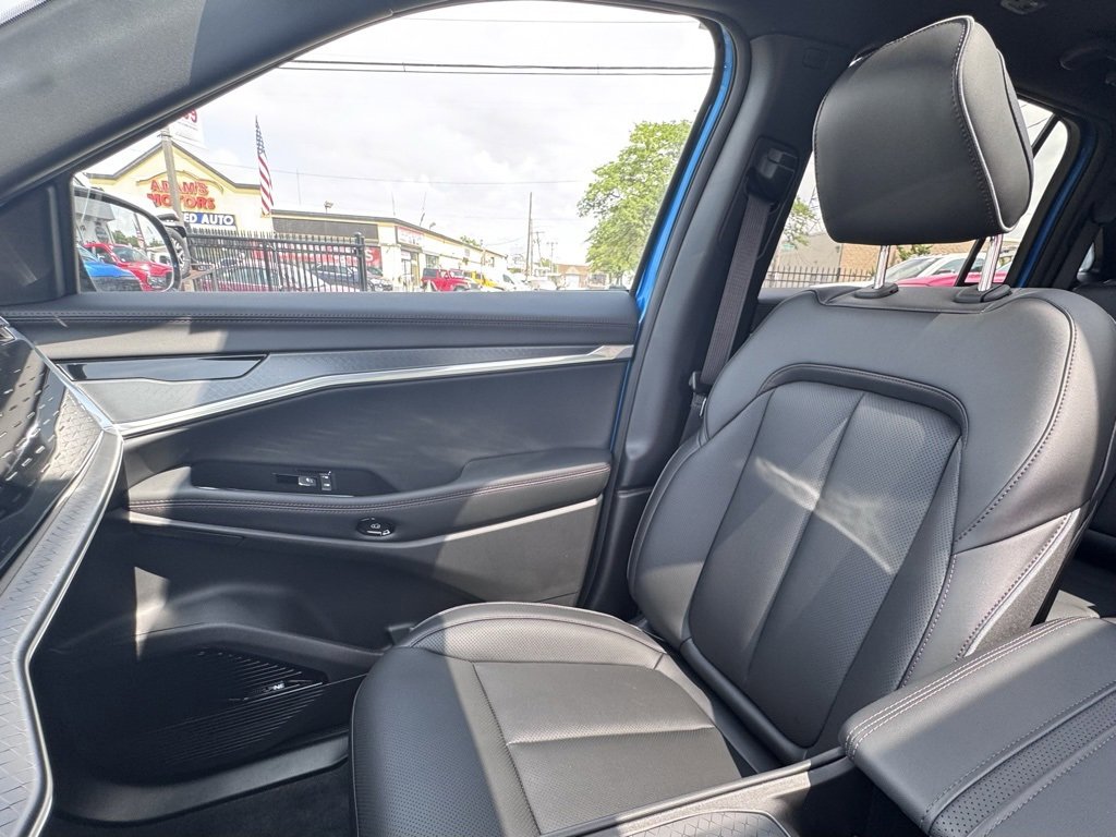 New 2025 Jeep Wagoneer S Limited image 15