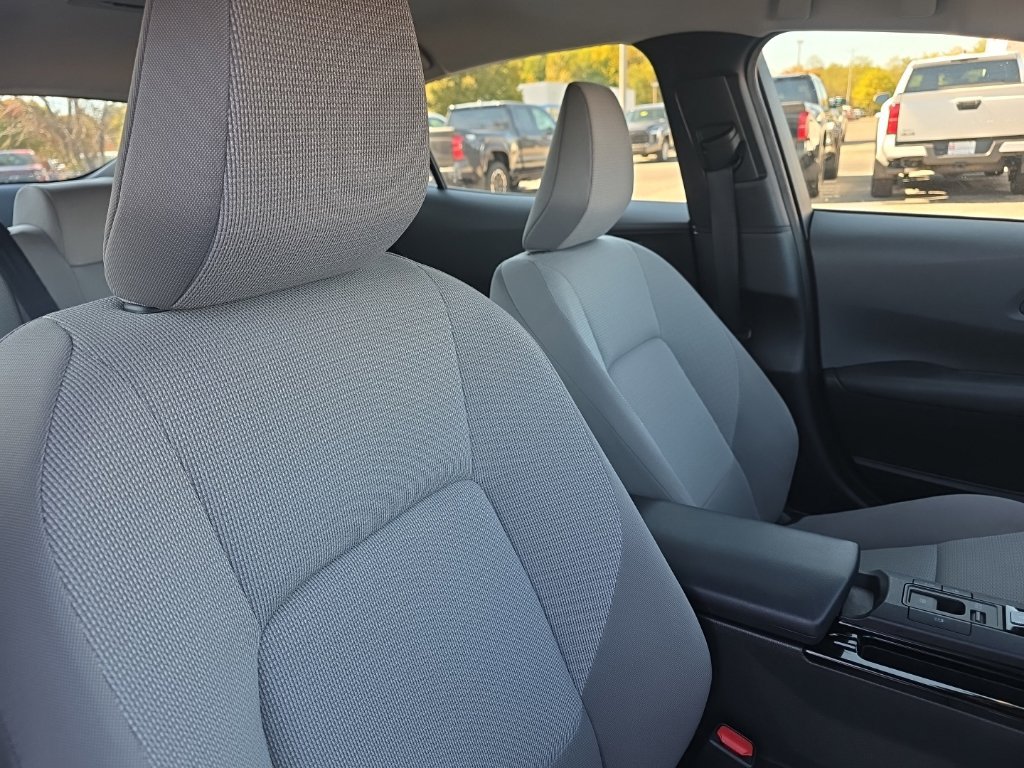 Certified 2023 Toyota Prius LE AWD/4WD image 10