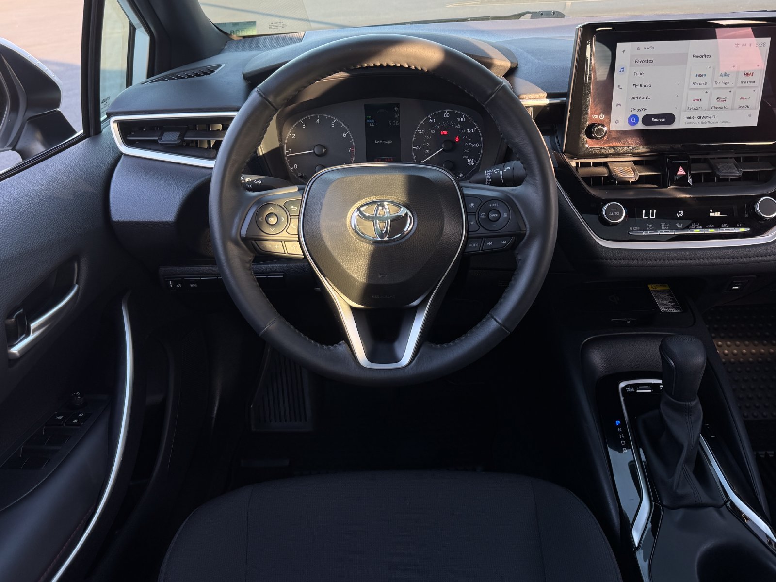 Used 2024 Toyota Corolla SE w/ SE Premium Package FWD image 16
