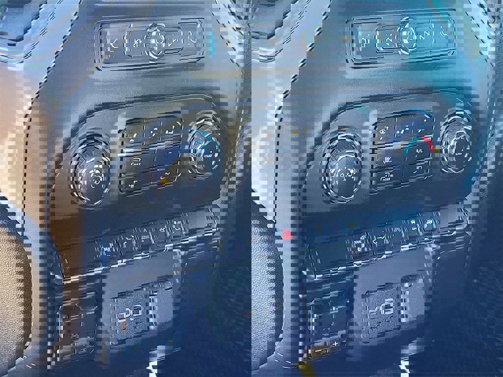 Certified 2022 Chevrolet Silverado 2500 Custom w/ Custom Value Package image 26