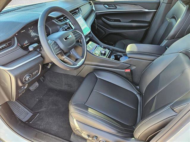 New 2025 Jeep Grand Cherokee Limited w/ Black Appearance Package image 3