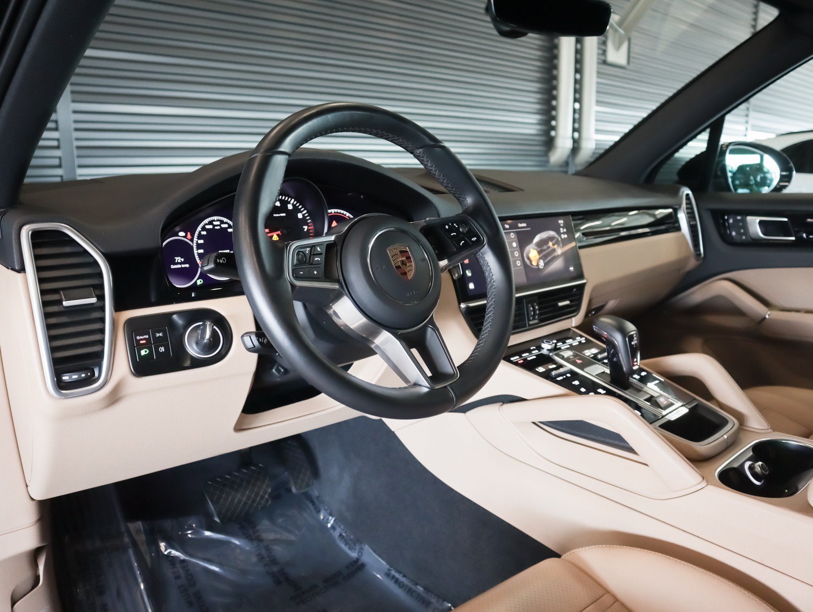 Certified 2023 Porsche Cayenne AWD/4WD image 4
