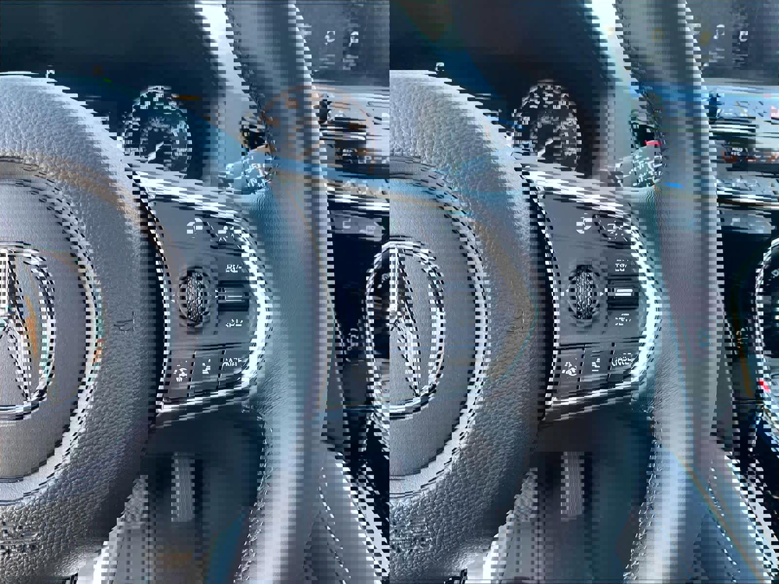 Used 2026 Acura RDX SH-AWD image 21