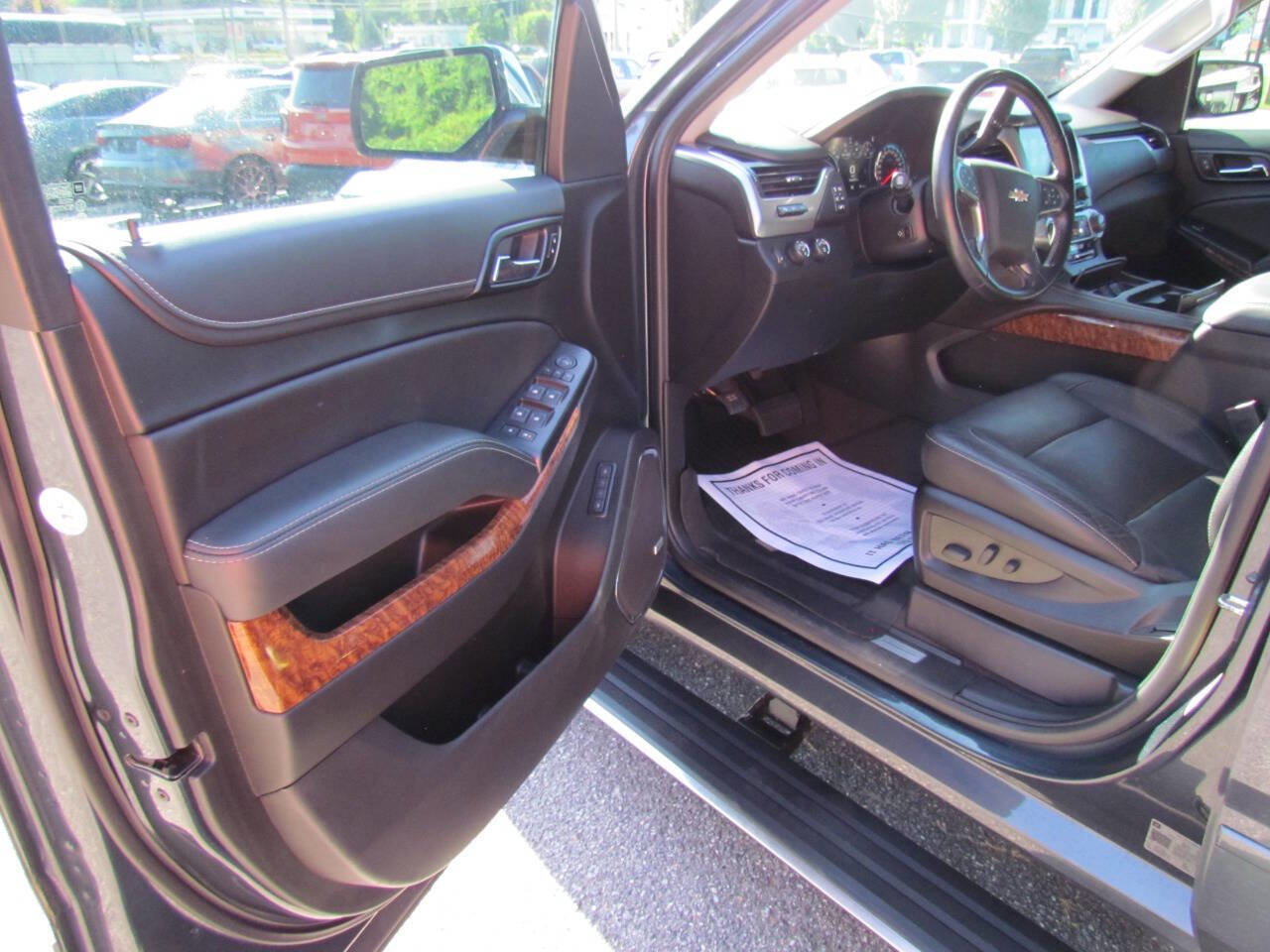Used 2019 Chevrolet Suburban Premier image 9