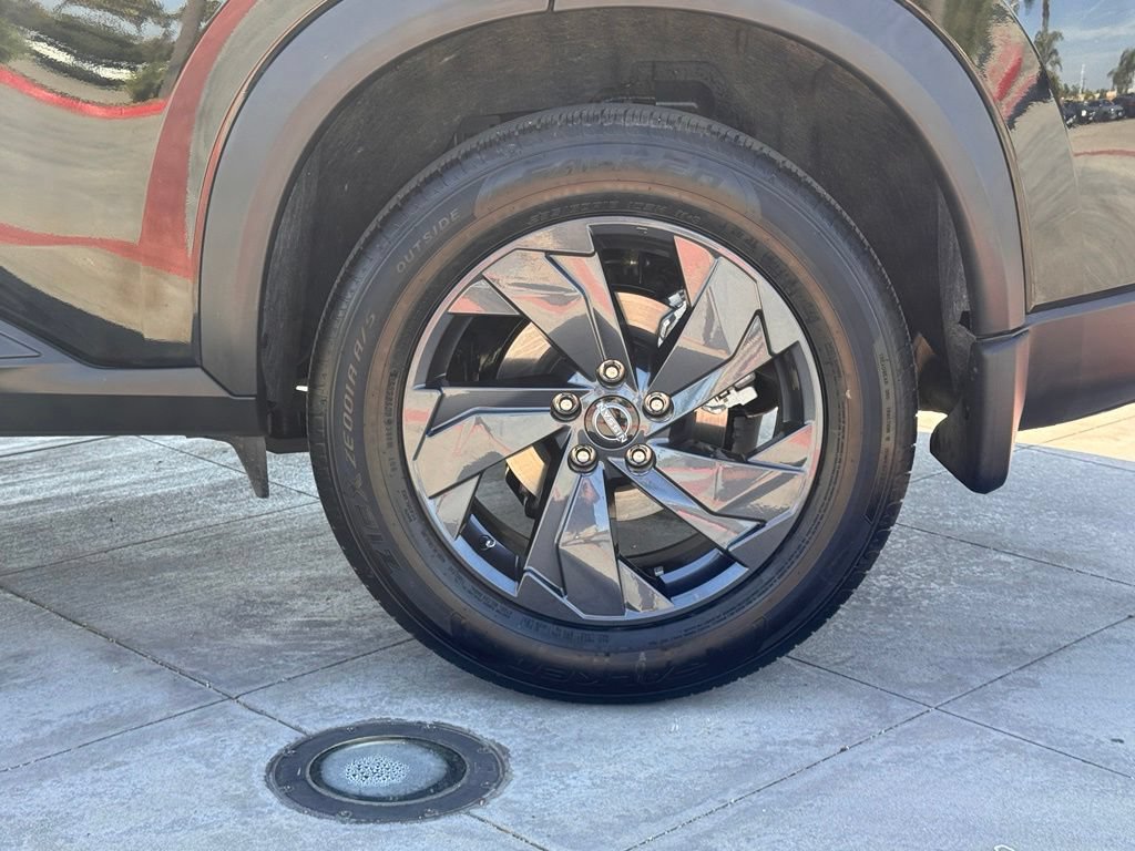 Certified 2026 Nissan Rogue SV FWD image 10