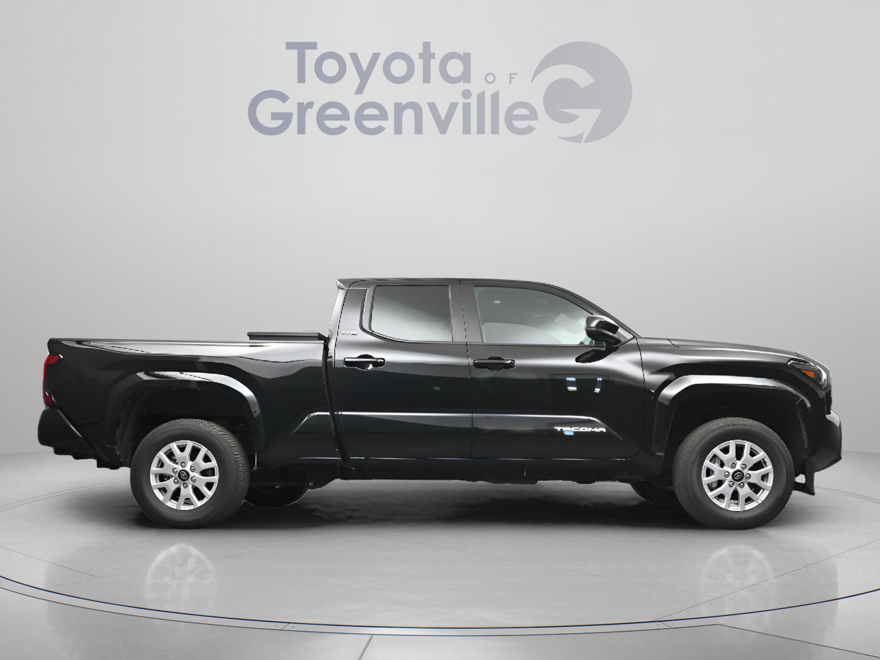 Certified 2024 Toyota Tacoma SR5 AWD/4WD image 18