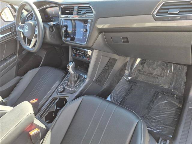 Used 2024 Volkswagen Tiguan SE AWD/4WD image 20