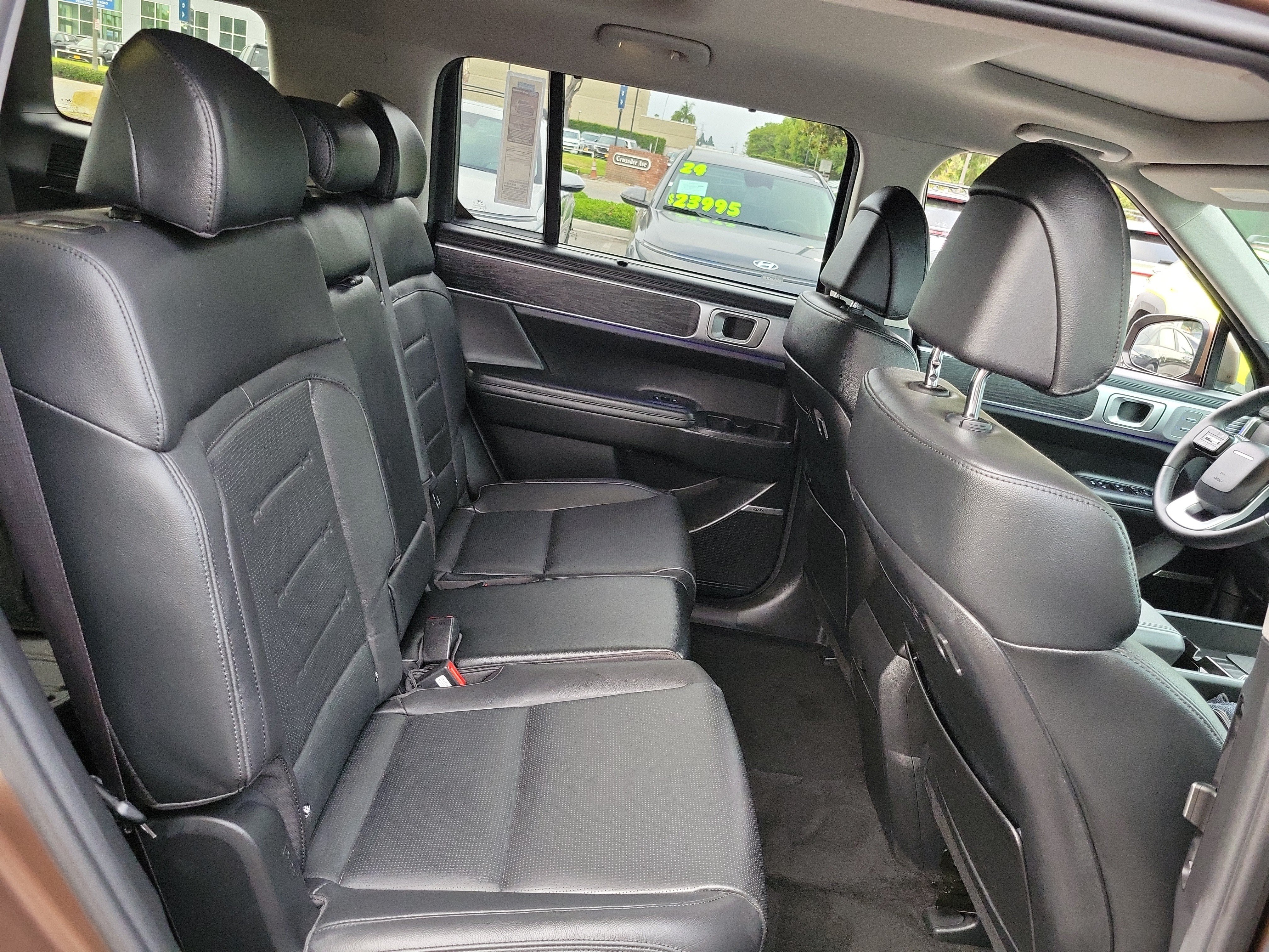 Certified 2025 Hyundai Santa Fe Limited AWD/4WD image 23
