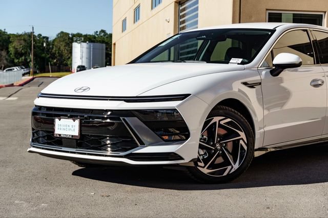 New 2026 Hyundai Sonata SEL FWD image 3