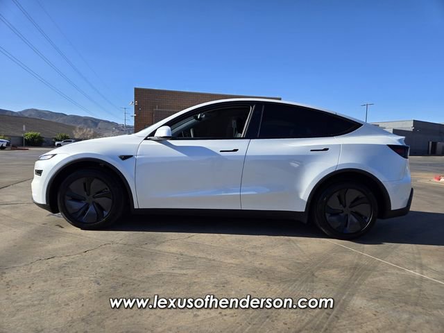 Used 2026 Tesla Model Y 2WD image 3