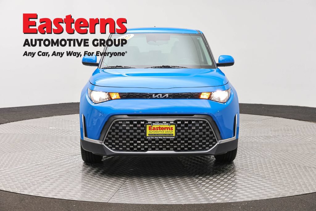 Used 2023 Kia Soul EX FWD image 2