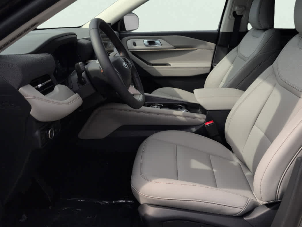 New 2025 Ford Explorer Active w/ Active Comfort Package image 7