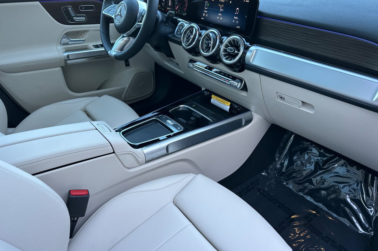 New 2026 Mercedes-Benz GLB 250 4MATIC image 16