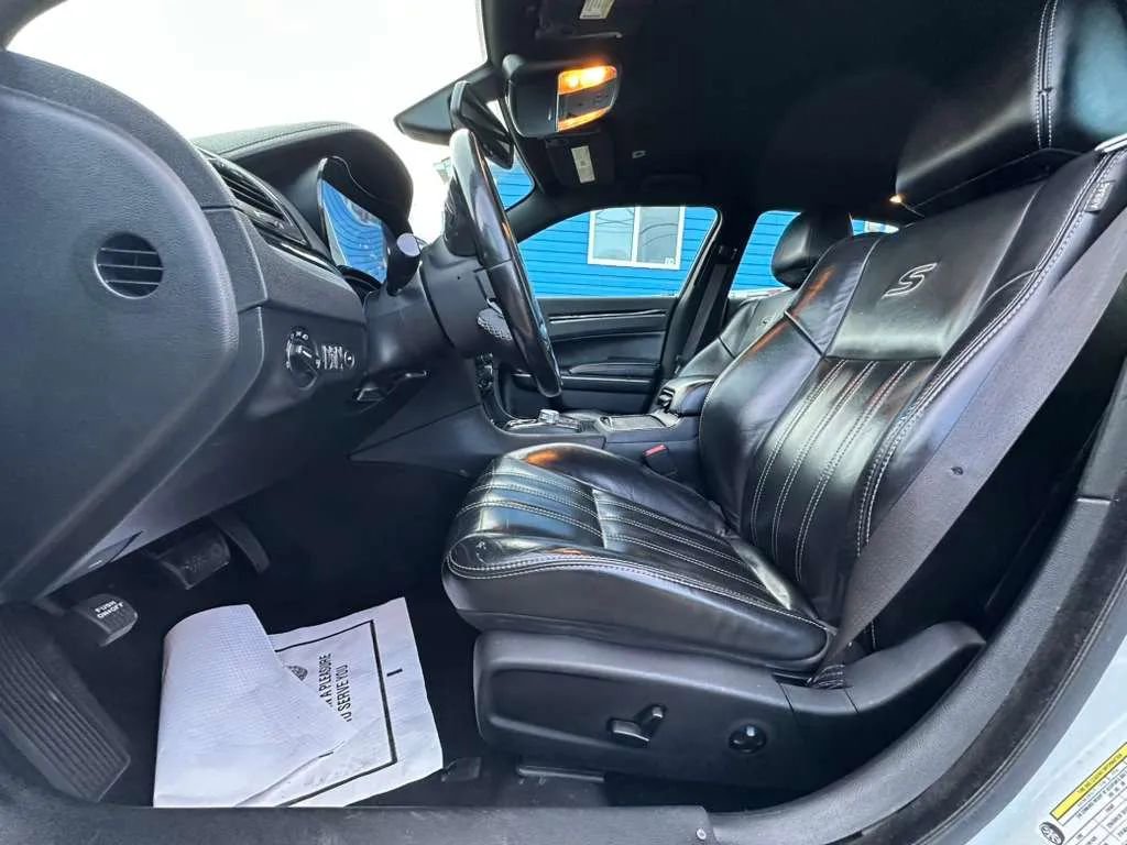 Used 2019 Chrysler 300 S image 14