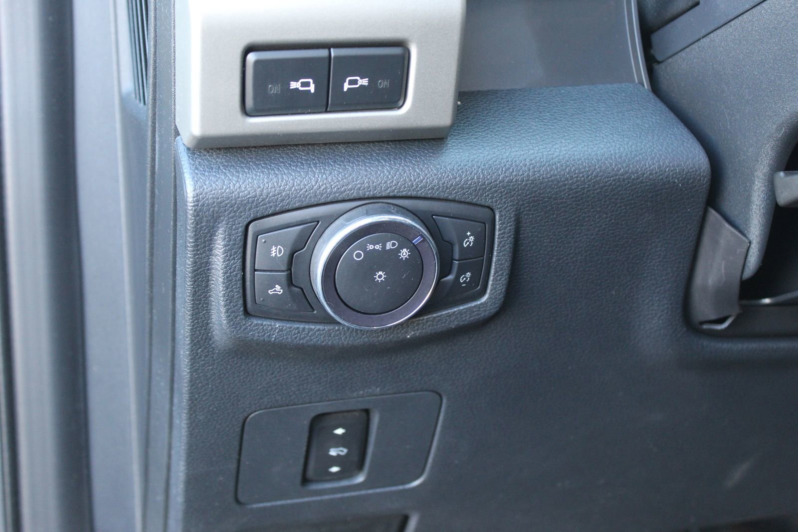 Used 2022 Ford F250 Lariat w/ Lariat Value Package image 26