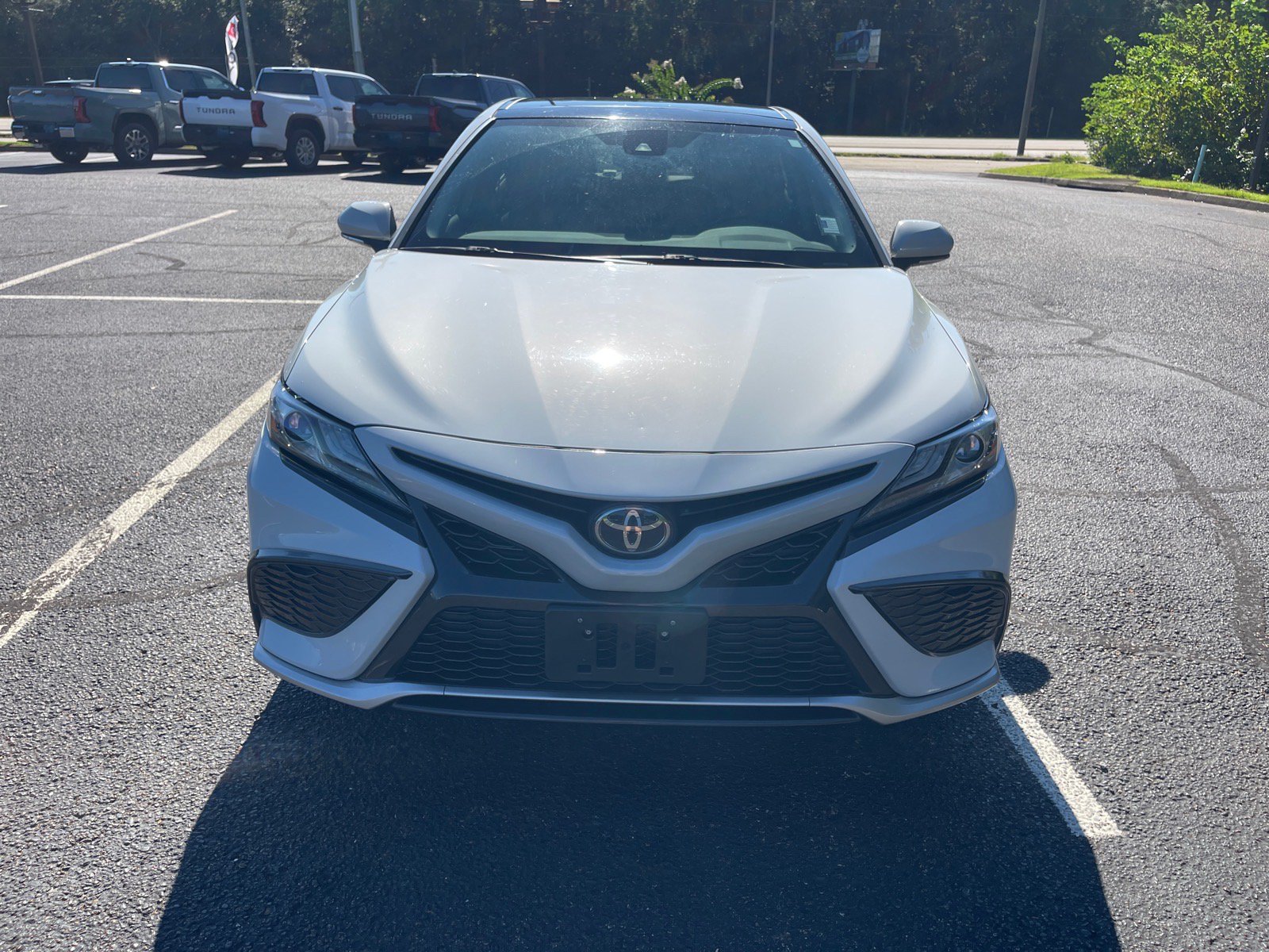 Used 2022 Toyota Camry XSE FWD image 2
