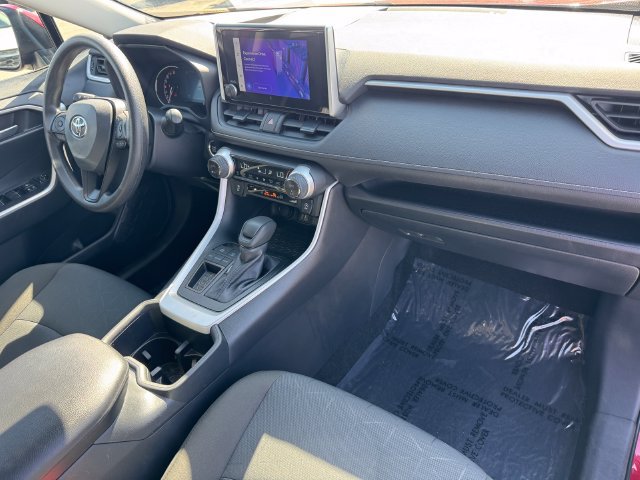 Used 2025 Toyota RAV4 XLE FWD image 5