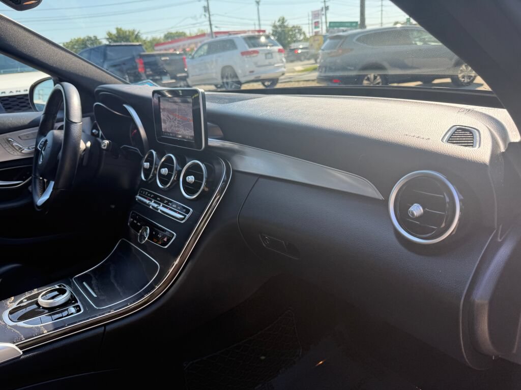 Used 2018 Mercedes-Benz C 300 4MATIC Sedan image 29