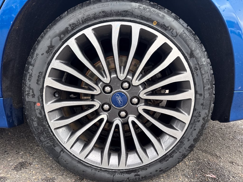 Used 2017 Ford Fusion SE AWD/4WD image 12