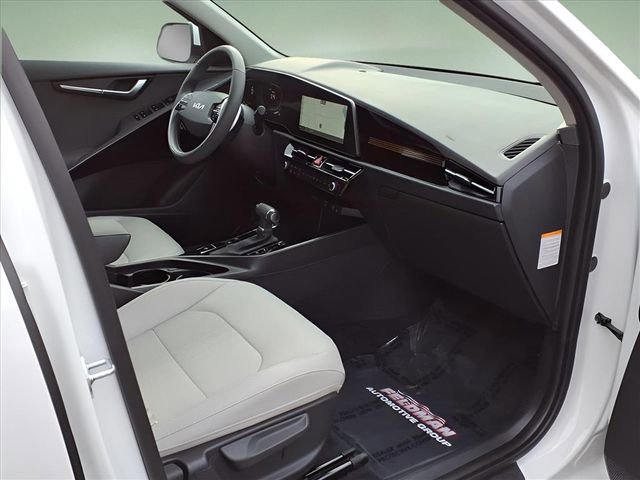 Used 2024 Kia Niro EX image 18