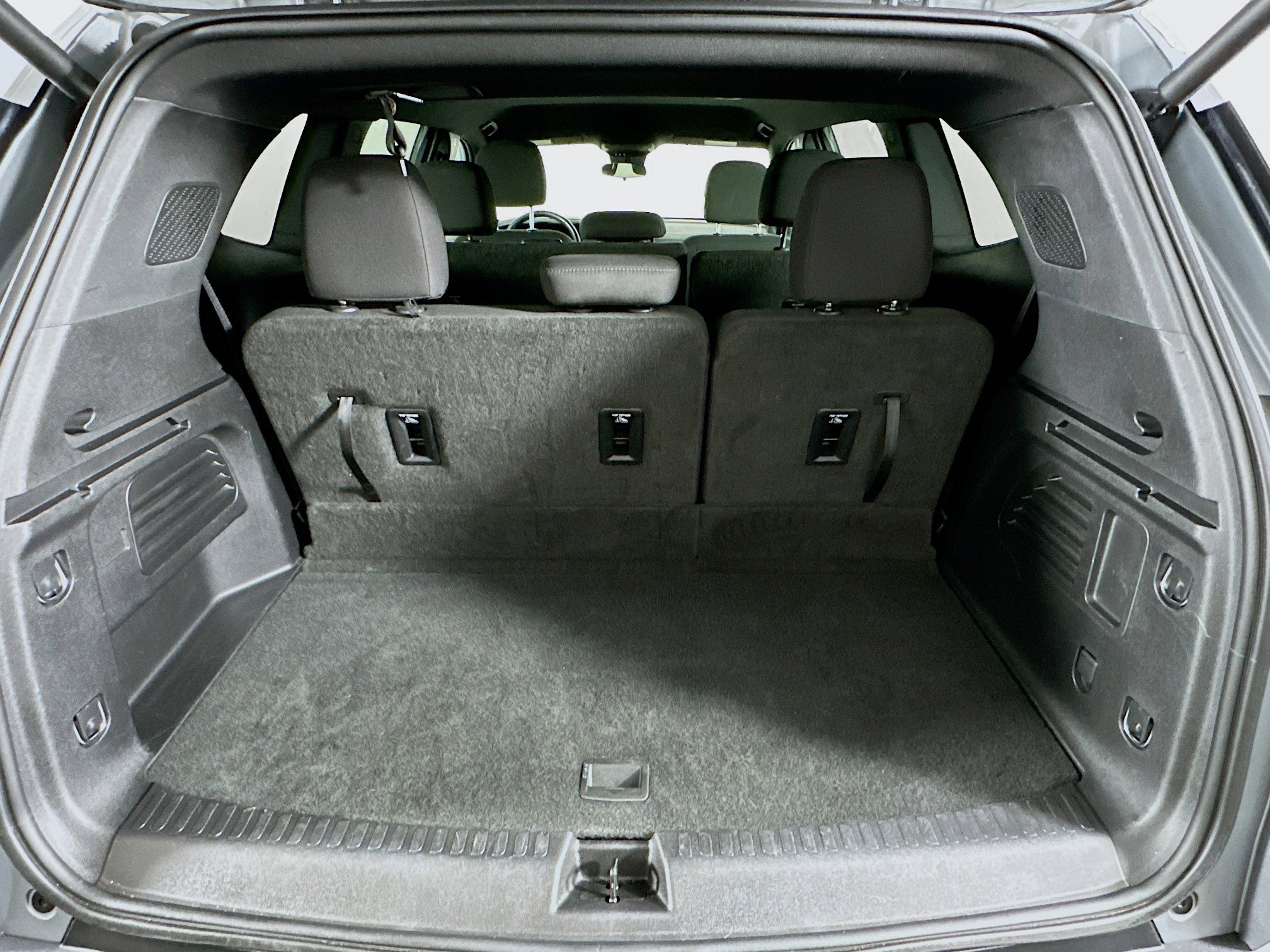 Used 2025 GMC Acadia Elevation image 30