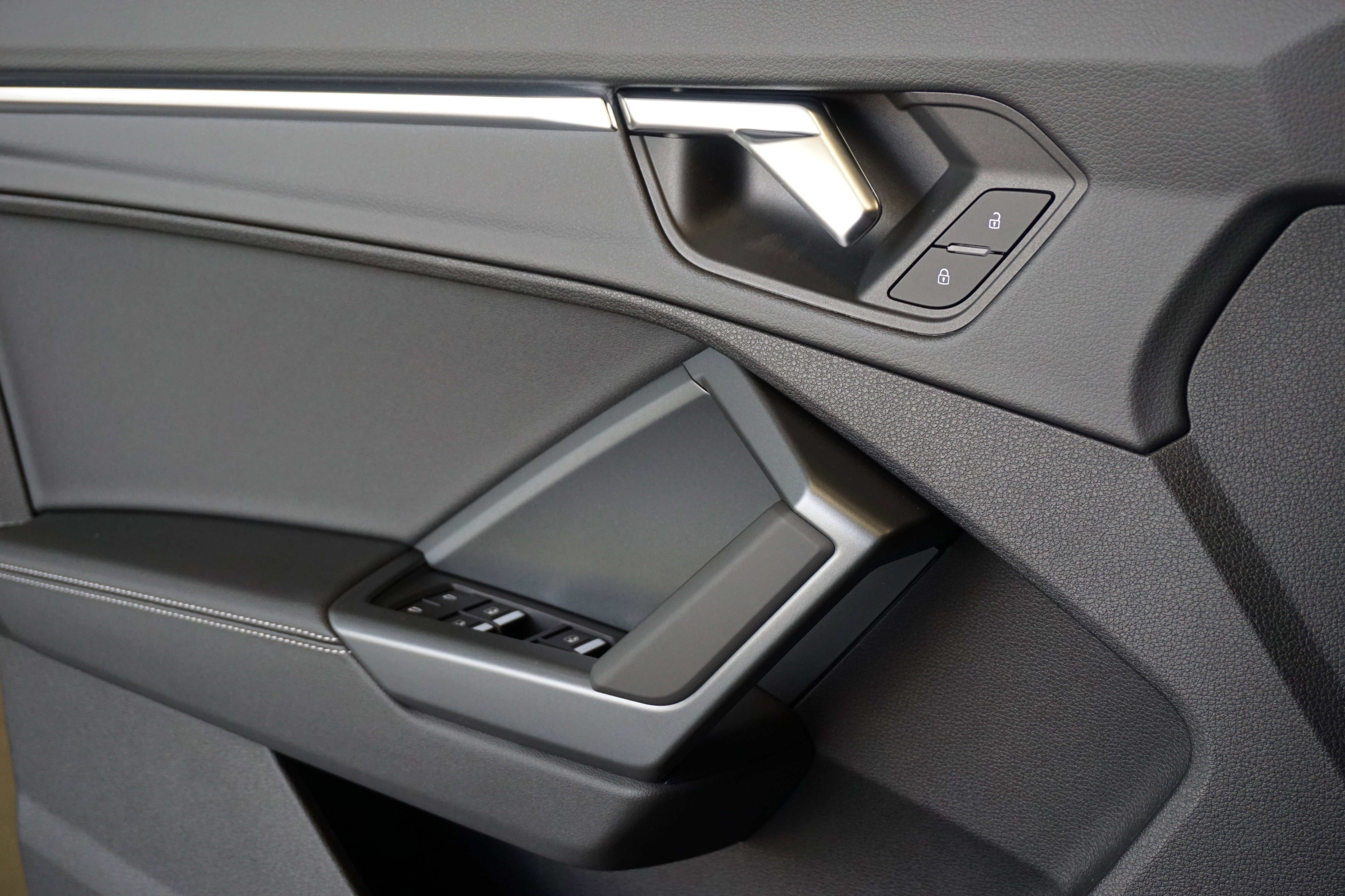 New 2025 Audi Q3 2.0T Premium image 11