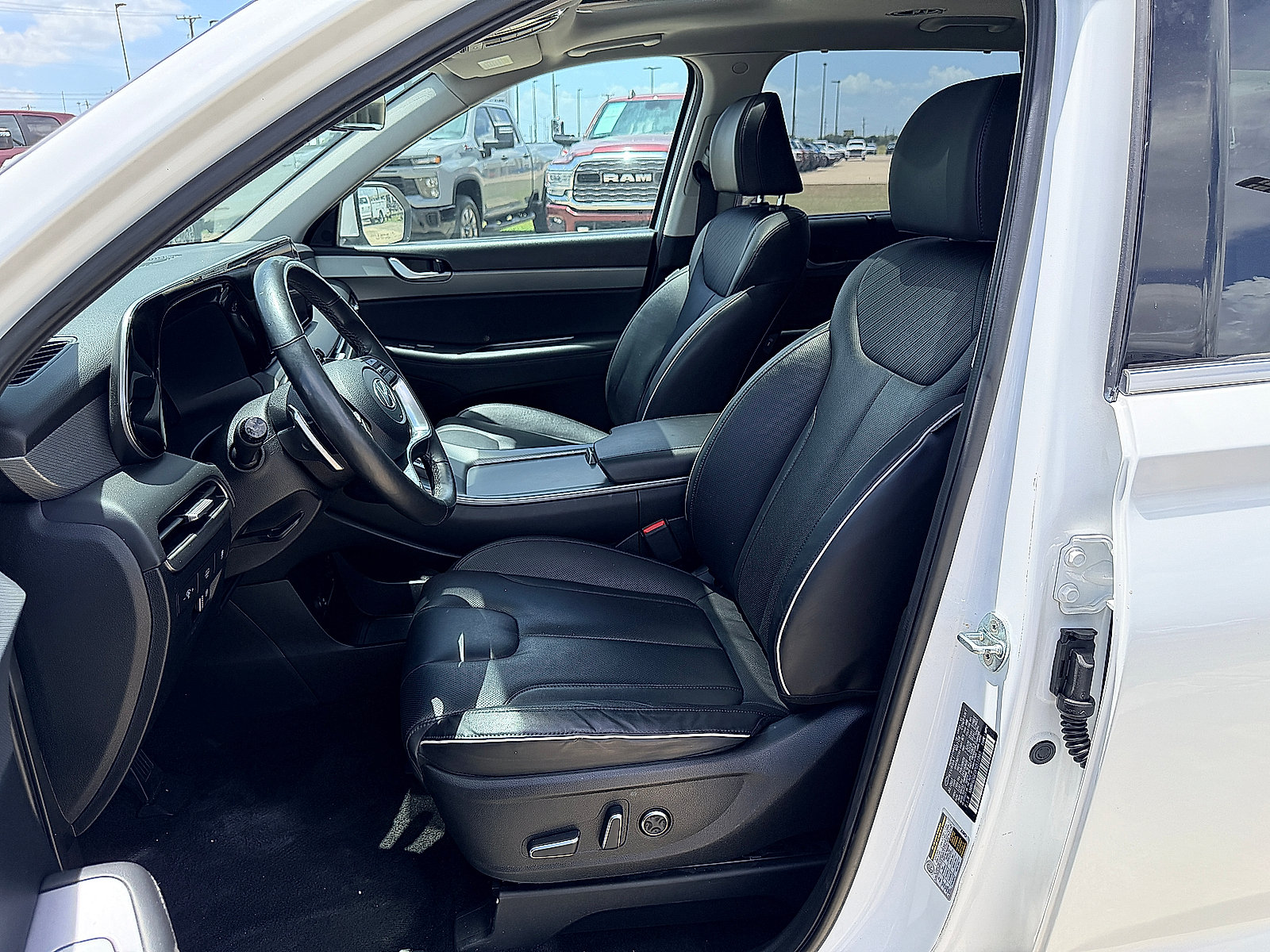 Used 2023 Hyundai Palisade SEL AWD/4WD image 24